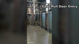 Elle Çekilmiş Kapı